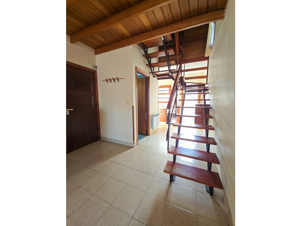 Departamento 2 amb. con patio (1° piso por esc.) - Funes y Avellaneda - 4