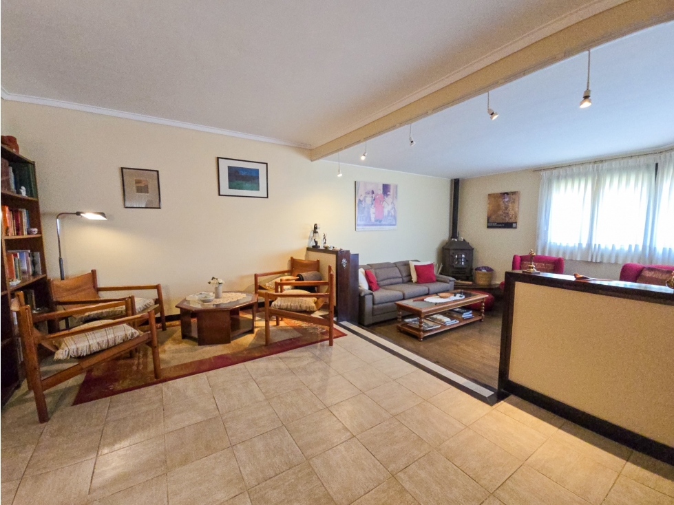 Chalet 5 amb. con garage y patio - Pringles y Arenales - 5