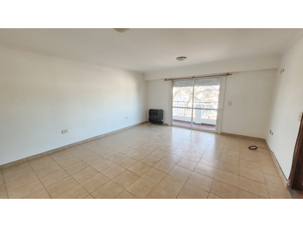 Departamento 2 amb. amplio, externo - Roca y San Juan - 4