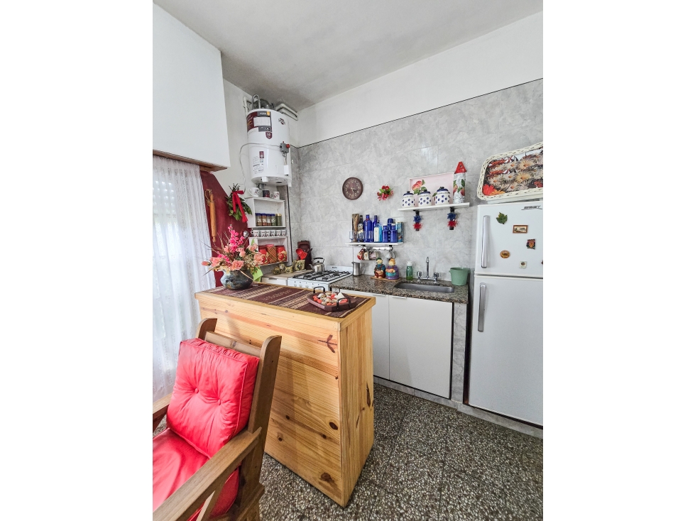 Casa 3 amb c/garage + 3 Departamentos.- Mateotti y Hernandarias — foto 6