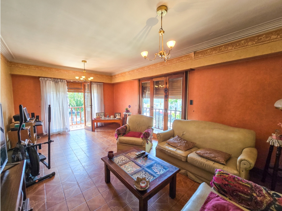 Chalet 4 amb. quincho, garage+ Local/Depto - Carasa y Av. J. P. Ramos — foto 6