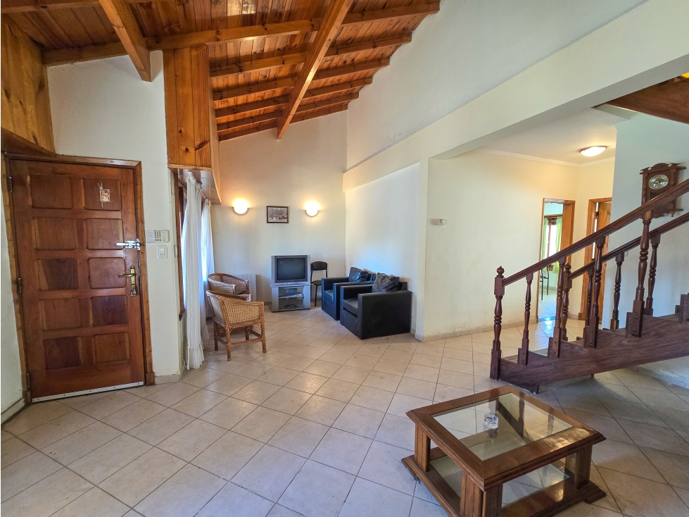 Casa 5 ambientes con parque- Mogotes — foto 5