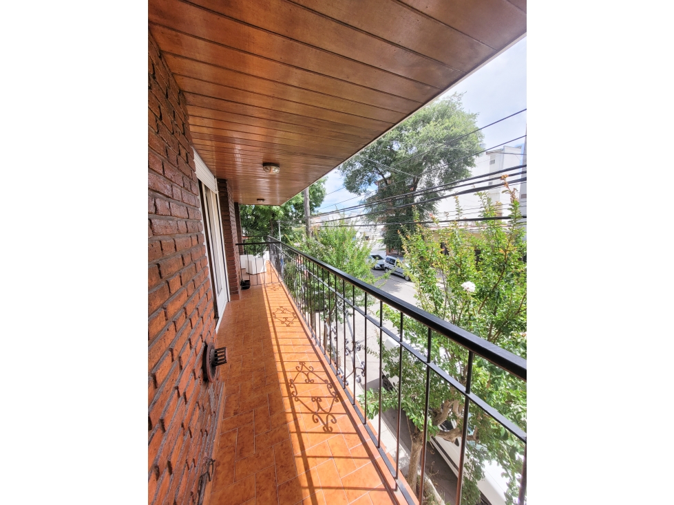 Monoambiente con balcón al frente- San Juan y Roca — foto 6