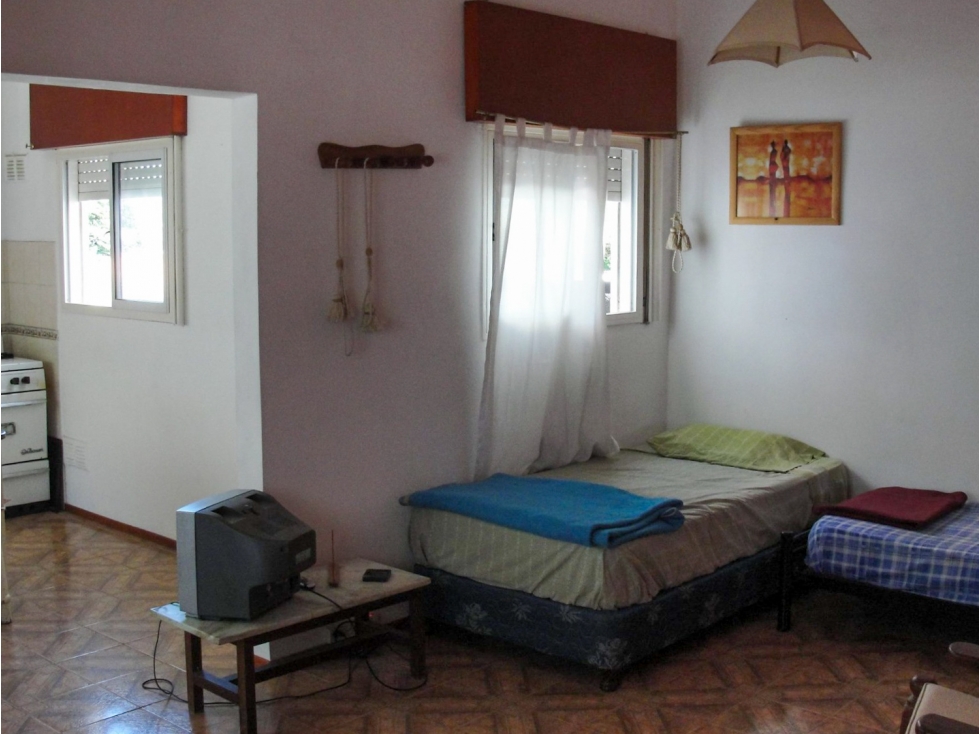 Chalet en block: 3 unidades. Garage. Parque - Villa Carlos Paz - 4