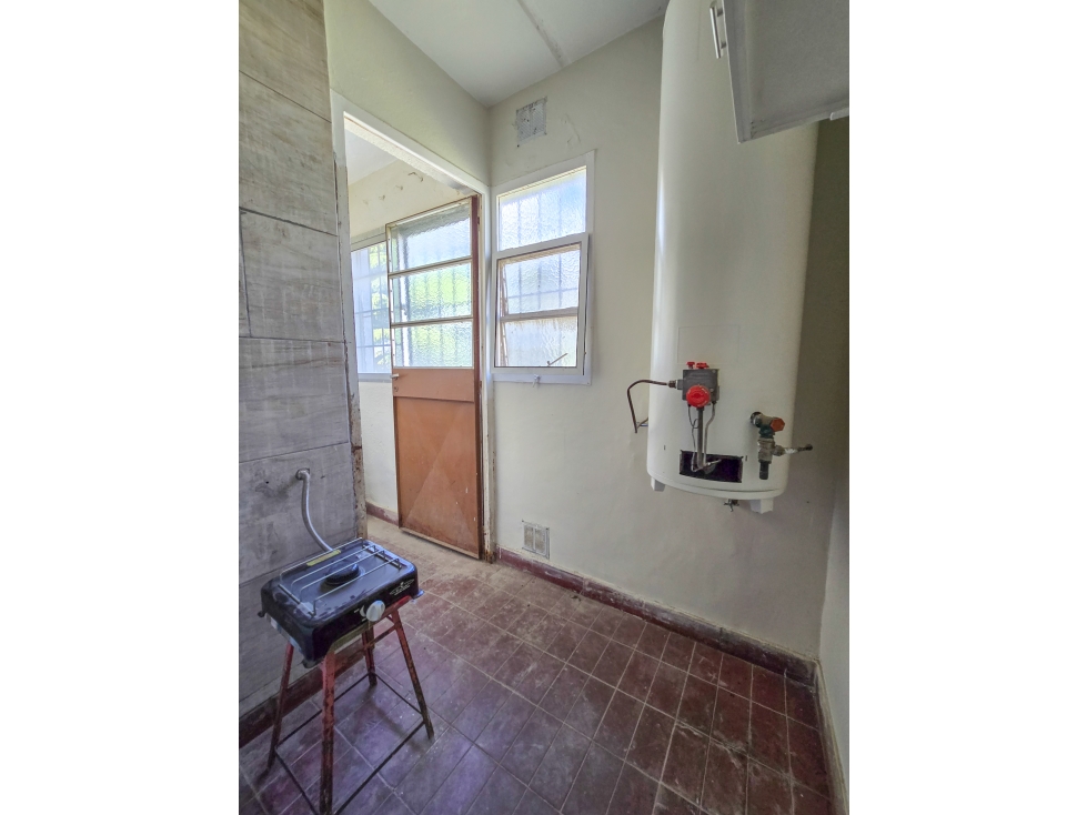 Departamento 5 amb. externo - Av. Polonia e Irala — foto 6