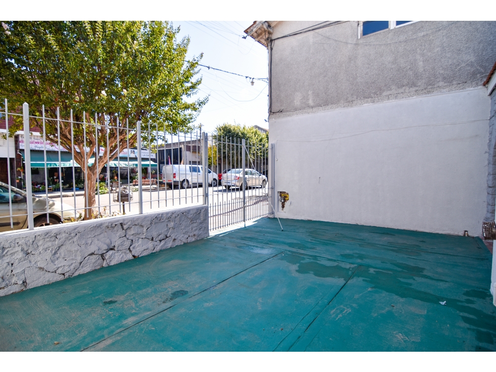 Chalet PH frente 3 amb. c/patio y e/ de auto - 12 de Octubre y Galicia — foto 4