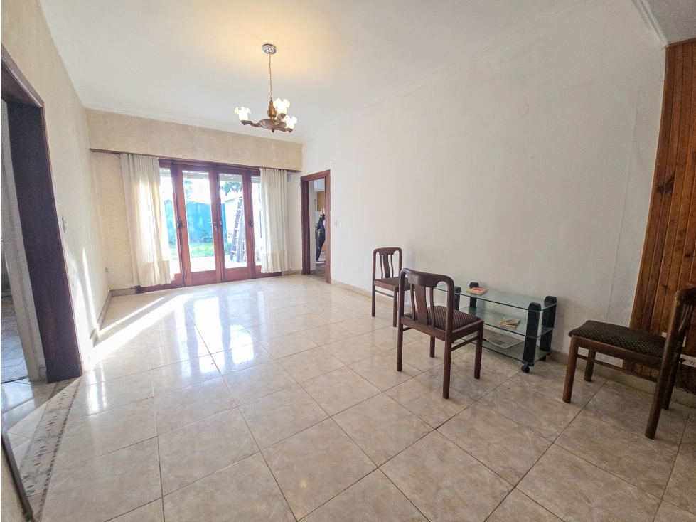 Chalet 3 amb. parque, garage + Depto. 2 amb. - Sarmiento y Pringles - 5
