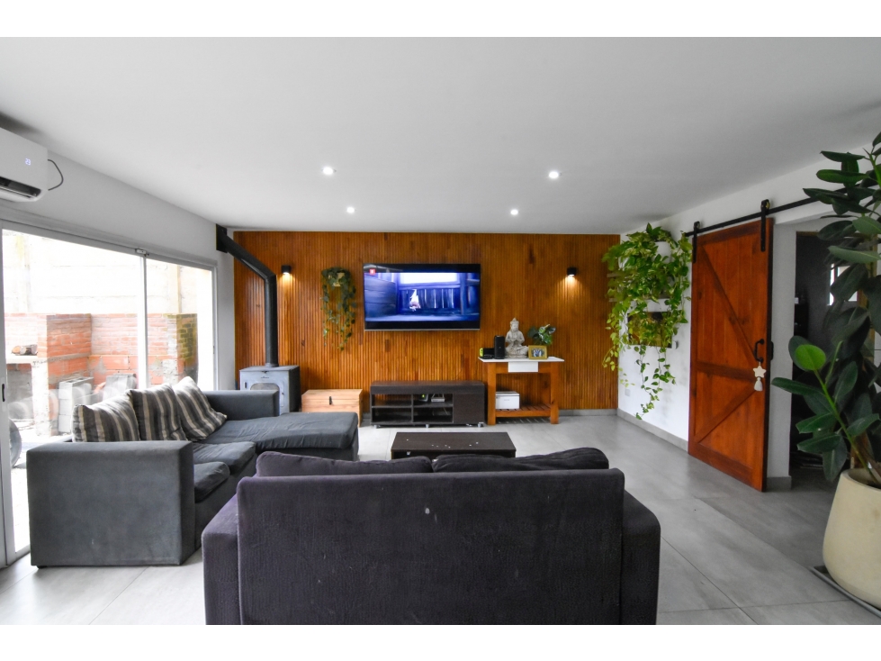 Casa 5 amb. gran parque+ e/varios autos- Apto crédito- Acantilados — foto 3