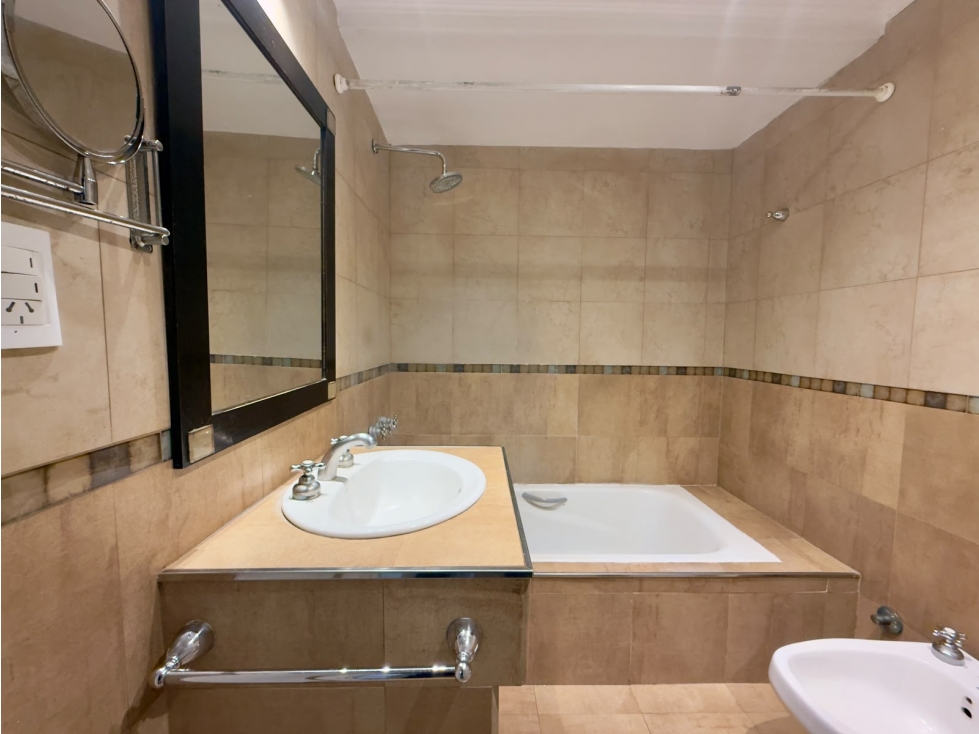 Chalet 3 amb. a estrenar con parque y garage - Buenos Aires y Laprida - 5
