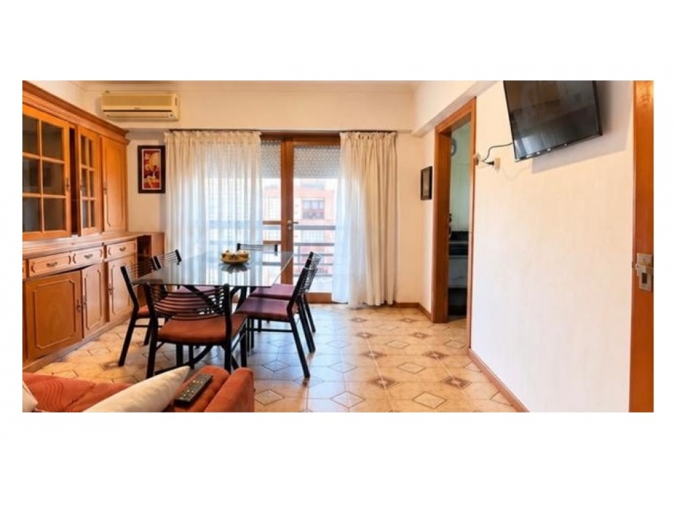 Departamento 1 amb y 1/2 con balcòn- La Rioja y Balcarce