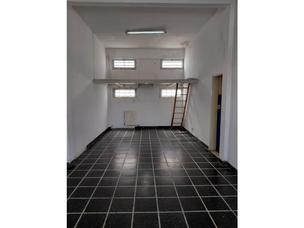 Deposito 30m2 - Balcarce y Francia - 5