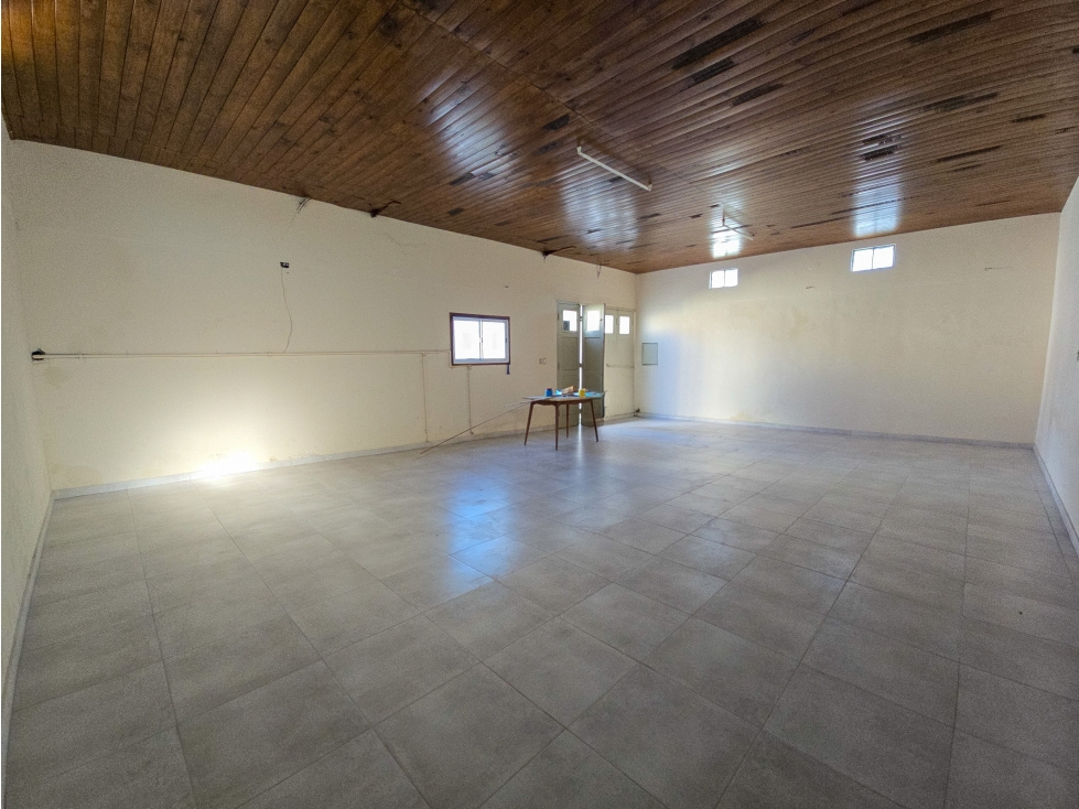Deposito 180m2 - Roca e Italia - 1