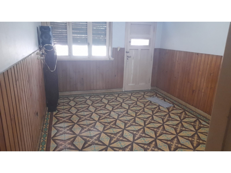 Casa 3 ambientes - A reciclar - Mateotti y San Salvador, Las Avenidas — foto 2