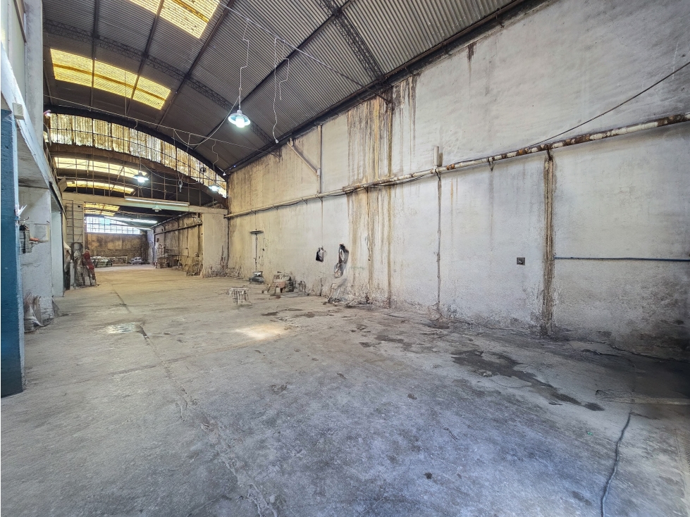 Deposito 430m2 - Balcarce y Tierra del Fuego - 3