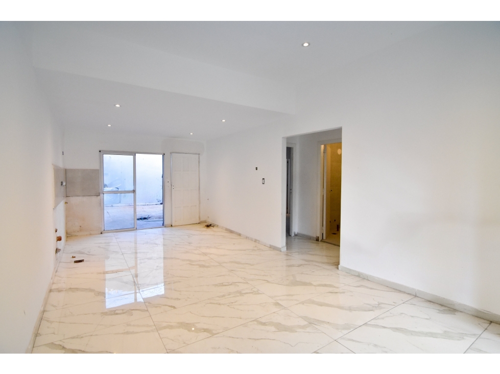 Chalet PH 3 amb. reciclado con patio y garage - Santa Fe y Larrea - 2