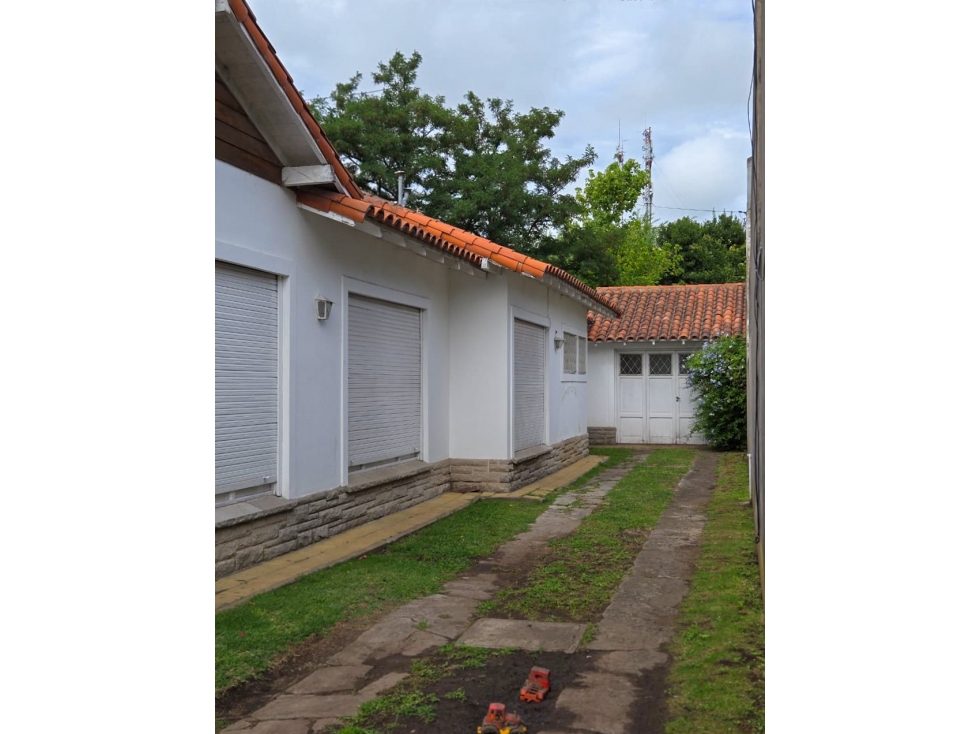 Chalet 4 amb. con garaje y patio - N. Ezeyza y B. Mitre, Cnel. Vidal - 5