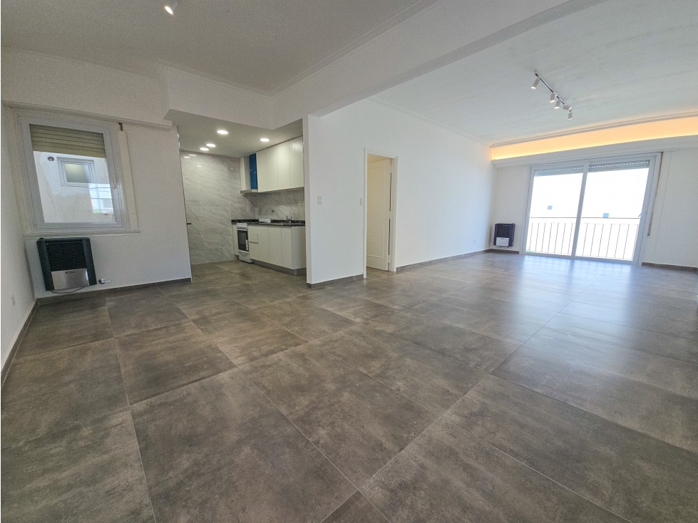Departamento 3 amb. - Reciclado - Plaza Mitre - La Rioja y Av. Colon