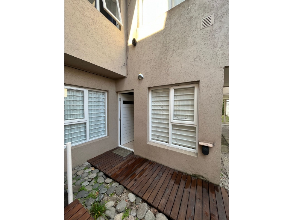 Alquiler PH 2 ambientes, calle Balcarce, zona Villa Primera — foto 2