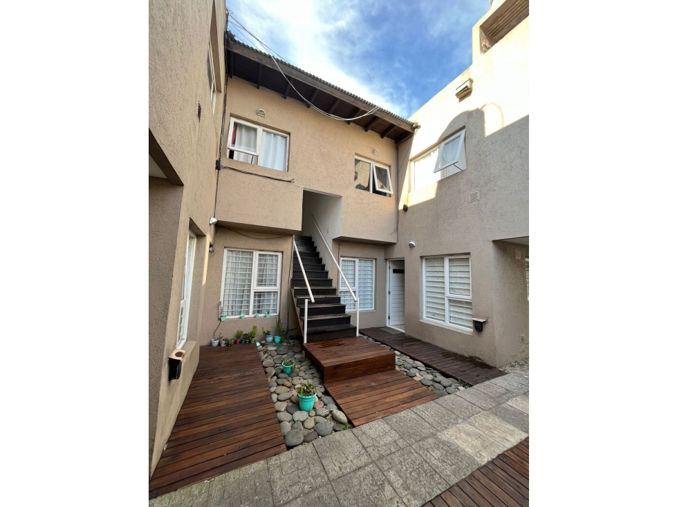 Alquiler PH 2 ambientes, calle Balcarce, zona Villa Primera