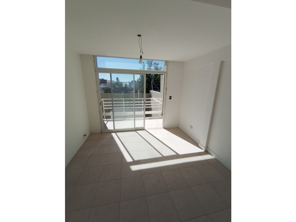 DÚPLEX 2 Y 3 AMBIENTES Zona Villa Primera