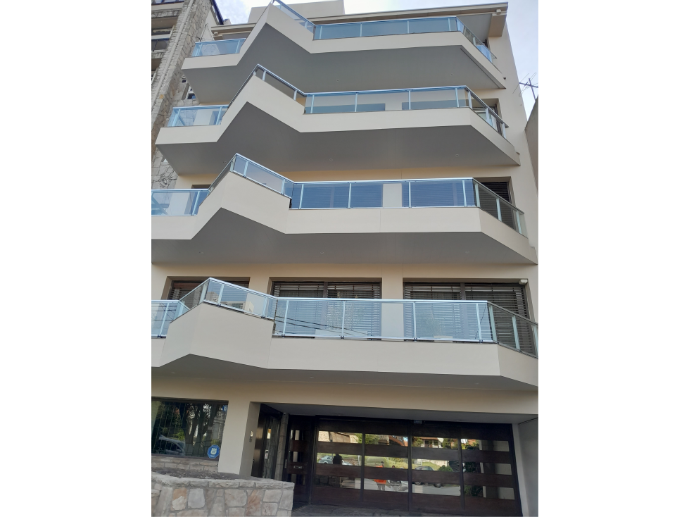 Departamento de 4 ambientes con dependencias