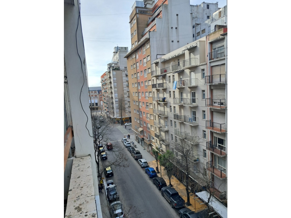 Depto 2 Amb al Frente con Balcón | Zona Plaza Colón - Calle Lamadrid - 4