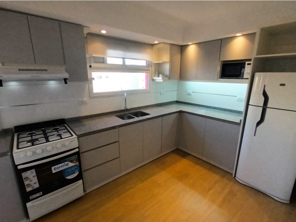 Departamento 3 ambientes c/ balcón exterior y cochera Plaza Mitre — foto 4