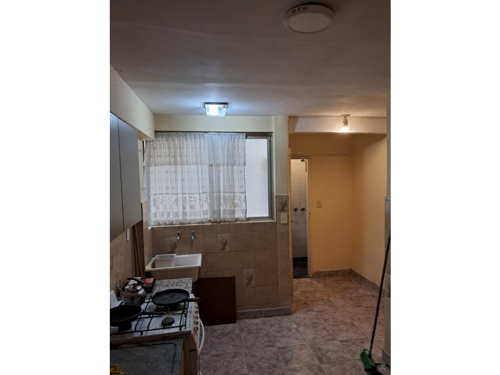 Depto 2 Amb al Frente con Balcón | Zona Plaza Colón - Calle Lamadrid - 3