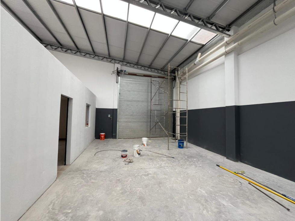 Galpón a Estrenar 430 m² Ayacucho y Champagnat - 6