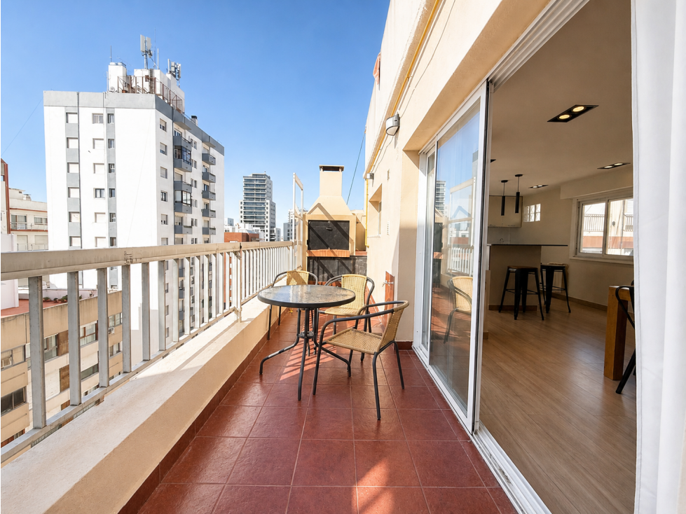 VENTA SEMIPISO 4 AMB + ESCRITORIO BALCON TERRAZA PARILLA - LA PERLA - 1