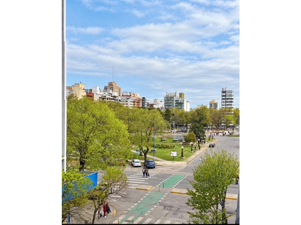 EXCLUSIVO DEPTO 4 AMB con dep. cochera/baulera, vista a Plaza Mitre — foto 4