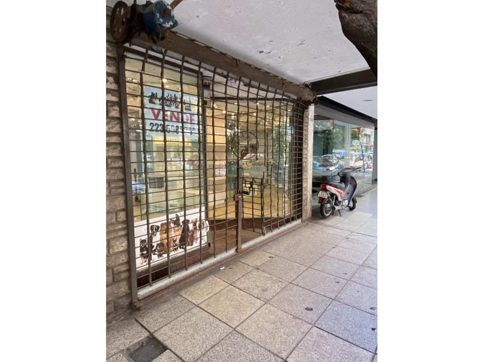 VENTA LOCAL SOBRE LA CALLE CORRIENTES ZONA CENTRO — foto 2