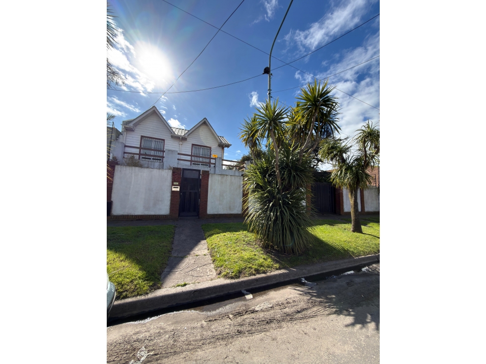 VENTA CASA 5 AMB CON GRAN PARQUE Y PISCINA BARRIO ZACAGNINI — foto 5
