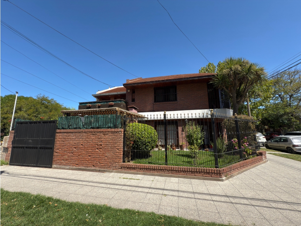 VENTA CHALET (4) AMB. - PERLA NORTE