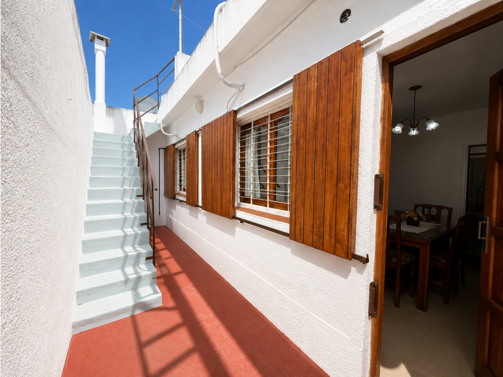 VENTA PH (3) AMB. CON PATIO, LAVADERO Y GARAGE - VILLA LOURDES — foto 3