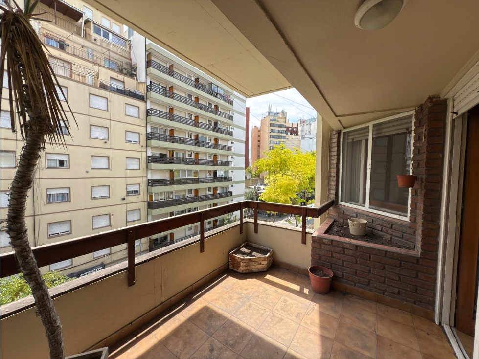 VENTA SEMIPISO (4) AMB A LA CALLE C/COCHERA - CENTRO