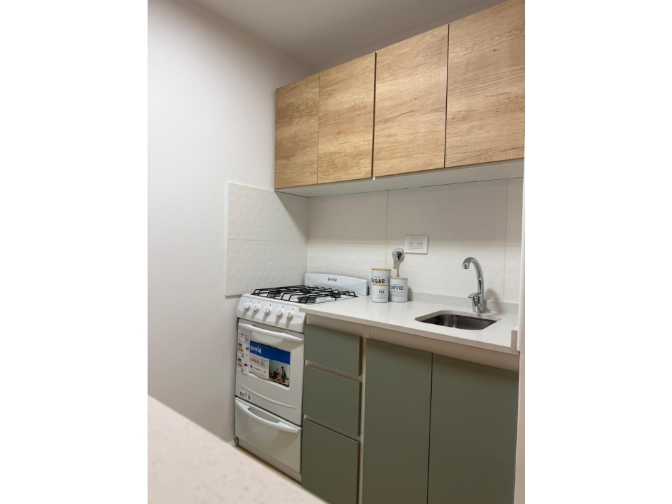 VENTA AMBIENTE TOTALMENTE RECICLADO Y AMOBLADO - CENTRO - 4