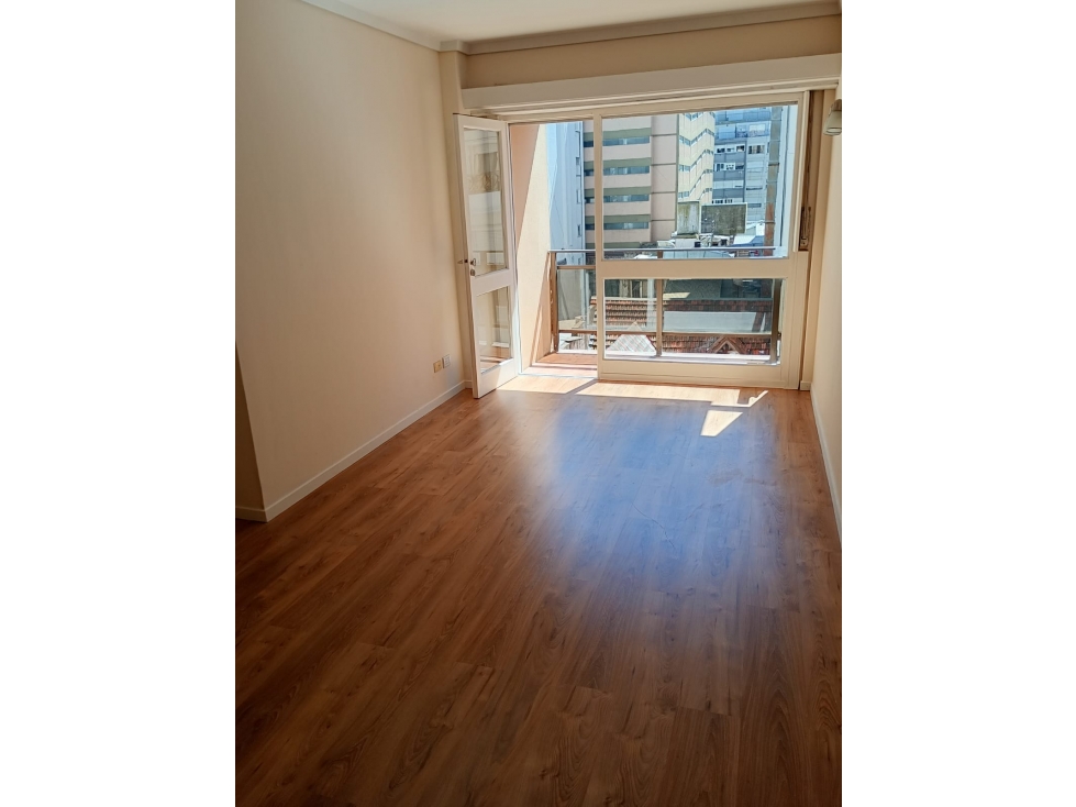 VENTA/ DEPARTAMENTO 2 AMBIENTES A LA CALLE C./ BALCON / MAR DEL PLATA — foto 2