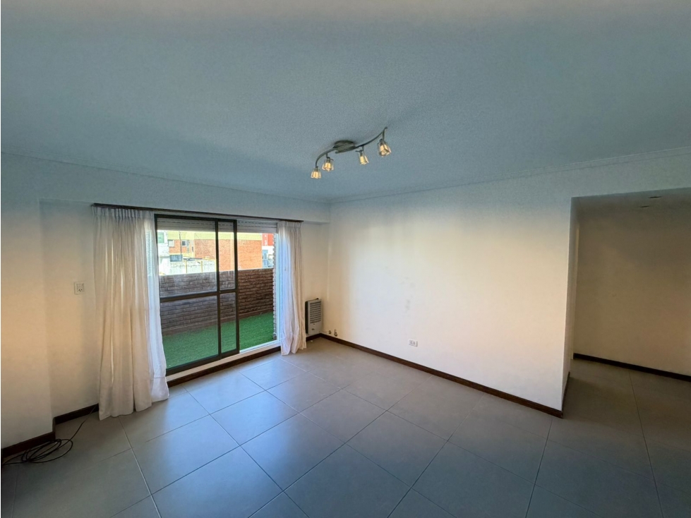 VENTA DEPARTAMENTO 2 AMBIENTES C/ BALCÓN TERRAZA Y COCHERA , MDP - 4