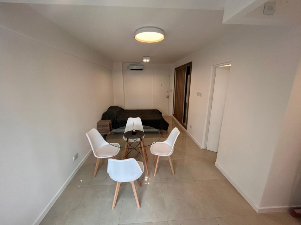 VENTA/ DEPARTAMENTO DE 1 AMBIENTE CON BALCON SALIENTE / MAR DEL PLATA