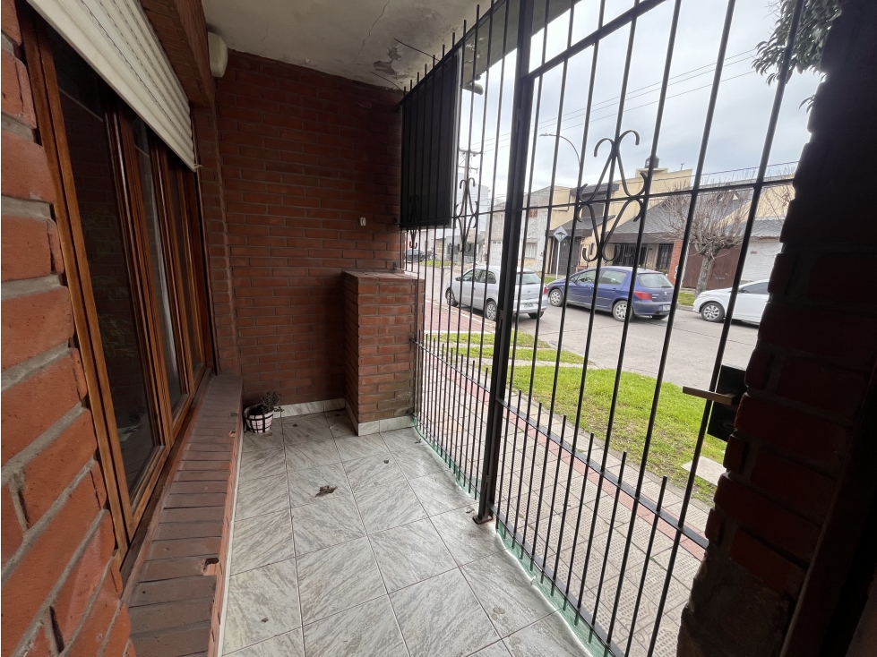 VENTA CASA 3 AMBIENTES CON GJE Y PARQUE / MAR DEL PLATA - 2