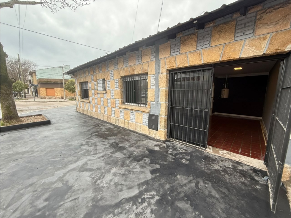 VENTA/ CASA DE 3 AMBIENTES CON GARAGE / MAR DEL PLATA — foto 2