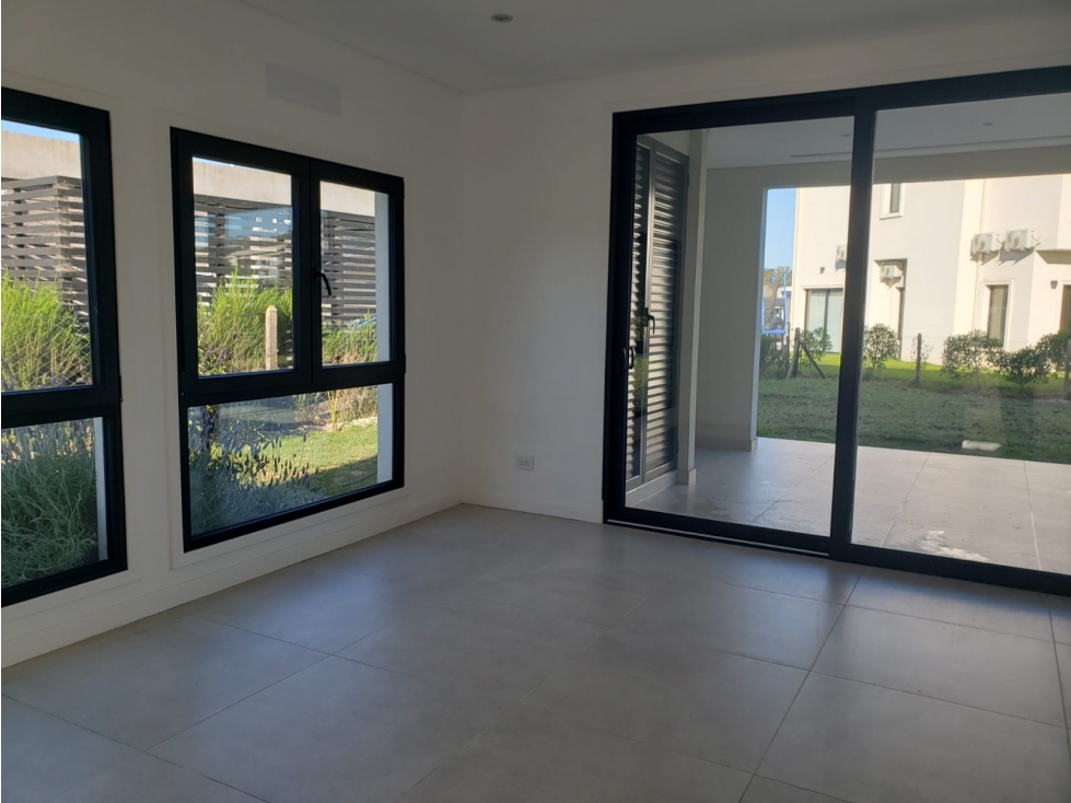 VENTA/ CHALET A ESTRENAR DE 4 AMBIENTES EN 2 PLANTAS / MAR DEL PLATA - 4