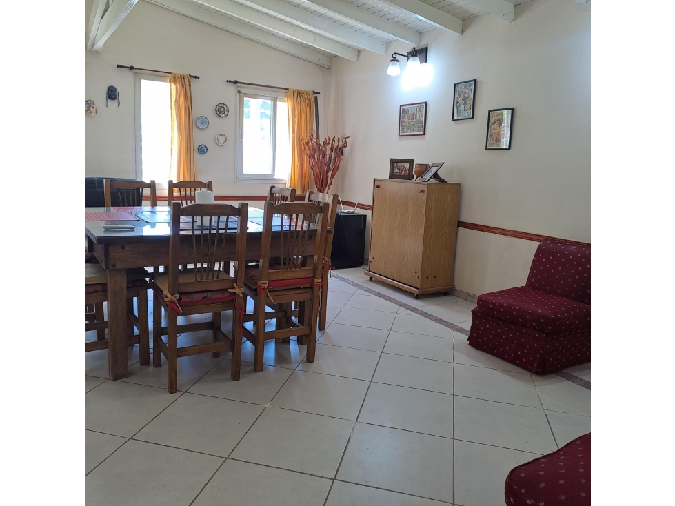 VENTA / CHALET 4 AMB Y QUINCHO / LA CALETA / MAR CHIQUITA - 2