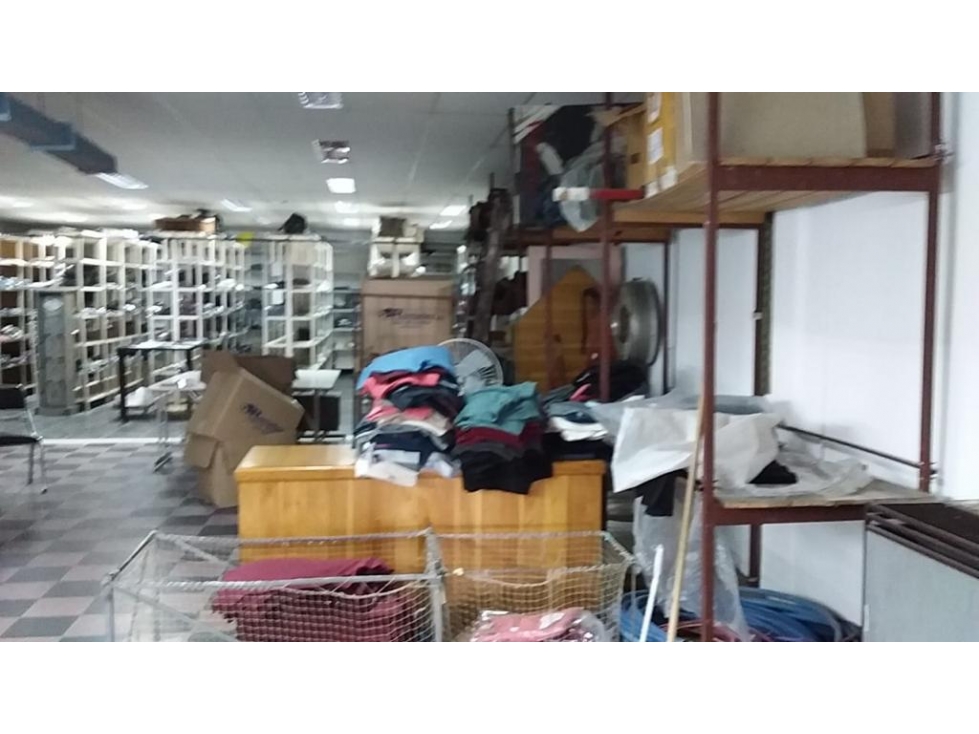 OPORTUNIDAD/GALPON/LOCAL CON OFICINAS/VENTA/TOMA PERMUTA - 2