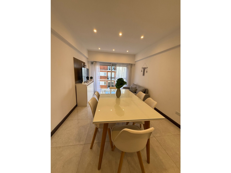 VENTA / DEPARTAMENTO DE 3 AMBIENTES A LA CALLE / MAR DEL PLATA - 2