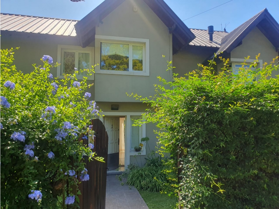 VENTA / CHALET 4 AMB. PISCINA, DOS LOTES/ MAR DEL PLATA - 1