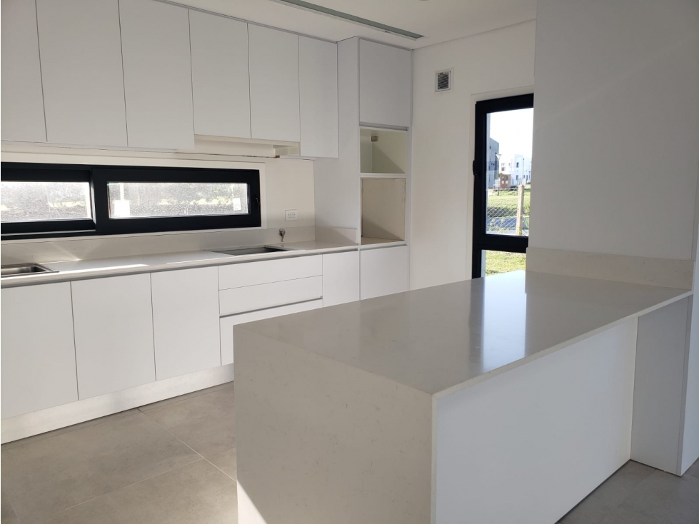 VENTA/ CHALET A ESTRENAR DE 4 AMBIENTES EN 2 PLANTAS / MAR DEL PLATA - 6