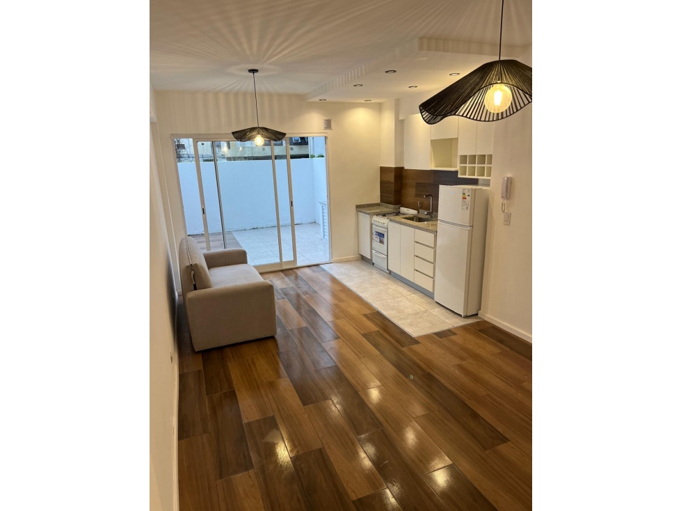 VENTA/ DEPARTAMENTO 1 AMBIENTE CON PATIO/ MAR DEL PLATA