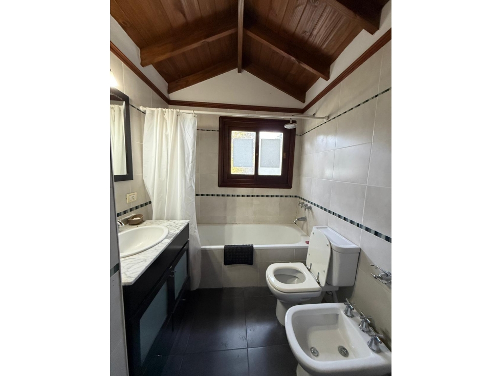 VENTA / CASA 4 AMBIENTES CON GAS NATURAL / SIERRA DE LOS PADRES — foto 3